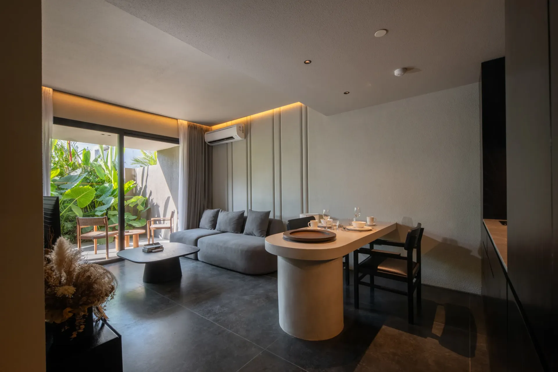 One-Bedroom Suites