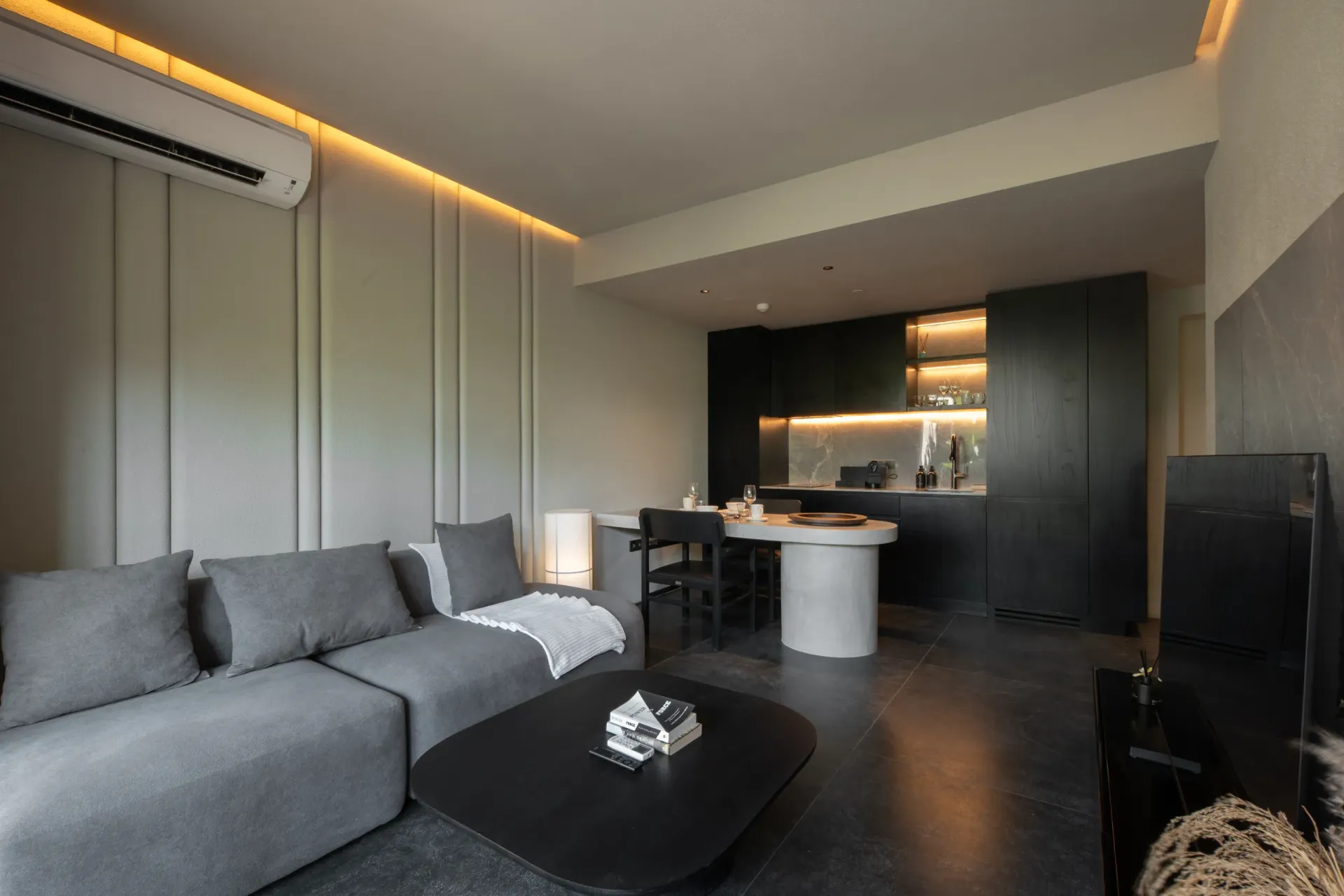 One-Bedroom Suites